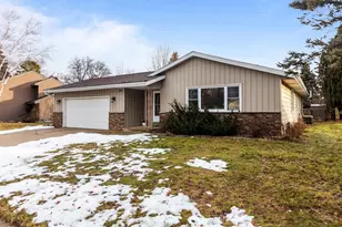 340 Westbrook Dr, Oshkosh, WI 54904 - Photo 35