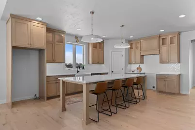 W5826 Roundstone Place, Menasha, WI 54952 - Photo 7