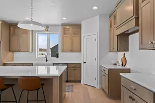 W5826 Roundstone Pl, Menasha, WI 54952 - Photo 17