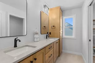 W5826 Roundstone Pl, Menasha, WI 54952 - Photo 43