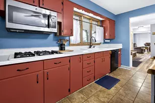 802 E Florida Ave, Appleton, WI 54911 - Photo 3