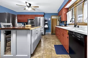 802 E Florida Ave, Appleton, WI 54911 - Photo 5