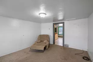 202 Irene St, Green Bay, WI 54302 - Photo 9