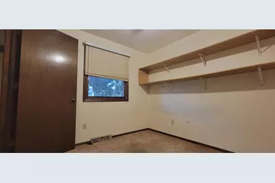 517 Menlo Park Road, Green Bay, WI 54302 - Photo 9