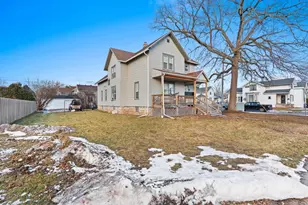 1403 S Main St, Oshkosh, WI 54902 - Photo 33