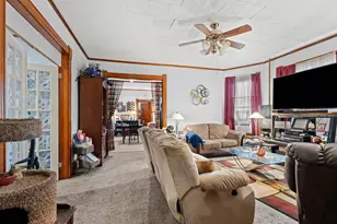 1403 S Main St, Oshkosh, WI 54902 - Photo 5