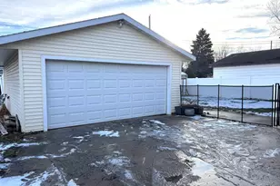 513 W 8th St, Kaukauna, WI 54130 - Photo 3