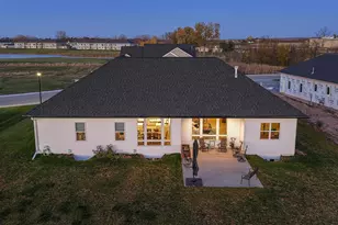 302 Kerrigan Dr, Wrightstown, WI 54180 - Photo 7