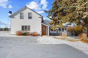 E3837 Church Rd, Kewaunee, WI 54216 - Photo 5