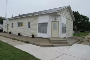 1301 16th Ave, Menominee, MI 49858 - Photo 1