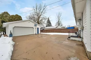 1035 Ethel Ave, Green Bay, WI 54303 - Photo 31