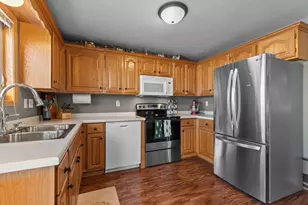 708 Saunders Rd, Kaukauna, WI 54130 - Photo 9