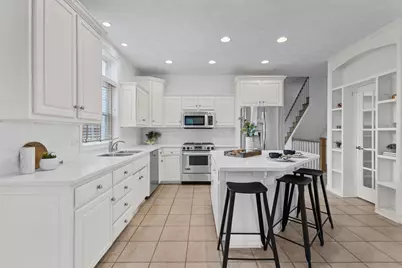 825 Yorkshire Road, Neenah, WI 54956 - Photo 13