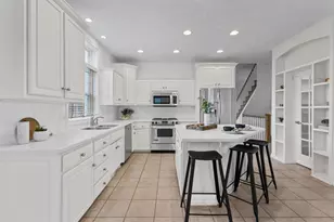 825 Yorkshire Rd, Neenah, WI 54956 - Photo 13