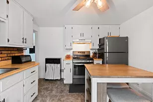 489 Oaklawn Ave, Green Bay, WI 54304 - Photo 9