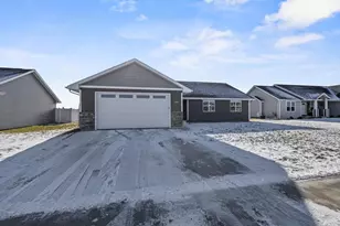 3393 E Rubyred Dr, Appleton, WI 54913 - Photo 5