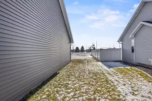 3393 E Rubyred Dr, Appleton, WI 54913 - Photo 29