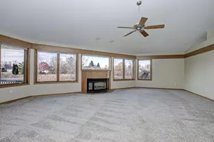 1690 Gateway Meadows Ln, Neenah, WI 54956 - Photo 7