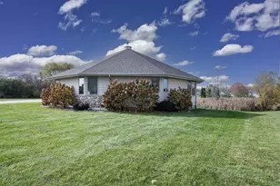 1690 Gateway Meadows Ln, Neenah, WI 54956 - Photo 27