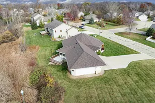 1690 Gateway Meadows Ln, Neenah, WI 54956 - Photo 21