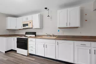 197 E 9th St, Fond du Lac, WI 54935 - Photo 9