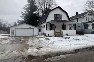 618 E Division St, Shawano, WI 54166 - Photo 1