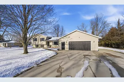 5696 Glendale Avenue, Green Bay, WI 54313 - Photo 1