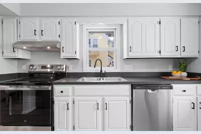 907 W Oklahoma Street, Appleton, WI 54914 - Photo 9