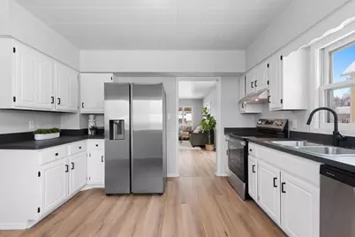 907 W Oklahoma Street, Appleton, WI 54914 - Photo 7