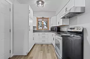 439 Monroe St, Oconto, WI 54153 - Photo 21