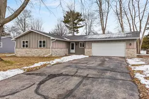 439 Monroe St, Oconto, WI 54153 - Photo 3