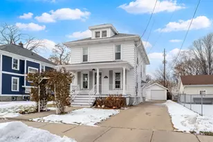 1127 Jefferson St, Oshkosh, WI 54901 - Photo 1