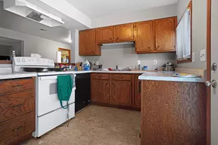 N8095 Lakeshore Dr, Fond du Lac, WI 54937 - Photo 11