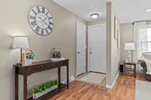 978 Evans St, Neenah, WI 54956 - Photo 5