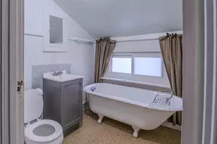 736 W 8th St, Appleton, WI 54914 - Photo 7