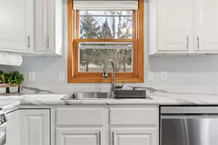 1820 Basswood Ln, Little Chute, WI 54140 - Photo 9