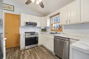 1820 Basswood Ln, Little Chute, WI 54140 - Photo 7