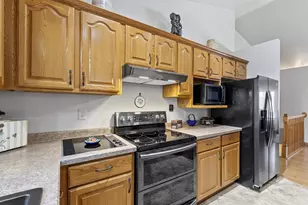 1615 Shallow Creek Ct, Green Bay, WI 54313 - Photo 11