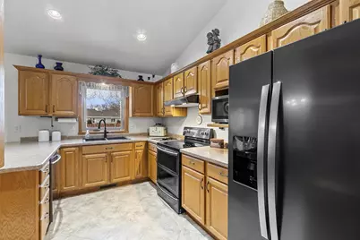 1615 Shallow Creek Court, Green Bay, WI 54313 - Photo 13