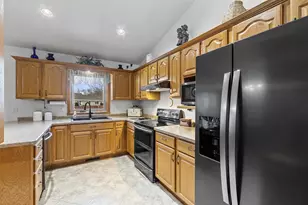 1615 Shallow Creek Ct, Green Bay, WI 54313 - Photo 13