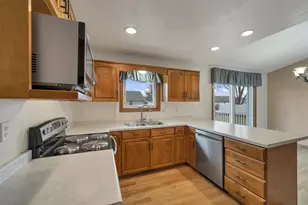 1225 Drews Dr, De Pere, WI 54115 - Photo 13