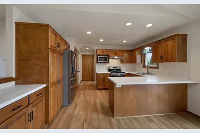 1225 Drews Drive, De Pere, WI 54115 - Photo 9