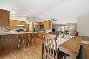 109 Nicole Ln, Wrightstown, WI 54180 - Photo 7