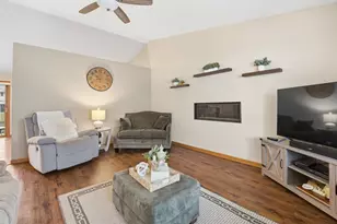 109 Nicole Ln, Wrightstown, WI 54180 - Photo 3