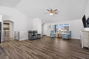 1735 Red Oak St, Green Bay, WI 54313 - Photo 5