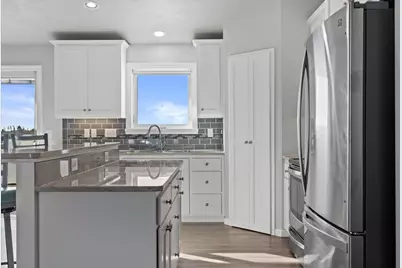 1735 Red Oak Street, Green Bay, WI 54313 - Photo 11