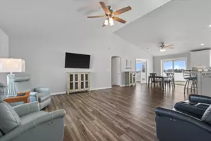 1735 Red Oak St, Green Bay, WI 54313 - Photo 3