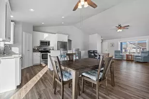 1735 Red Oak St, Green Bay, WI 54313 - Photo 9