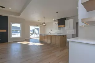 2041 Red Fox Ln, Kaukauna, WI 54130 - Photo 7