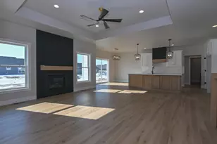 2041 Red Fox Ln, Kaukauna, WI 54130 - Photo 23